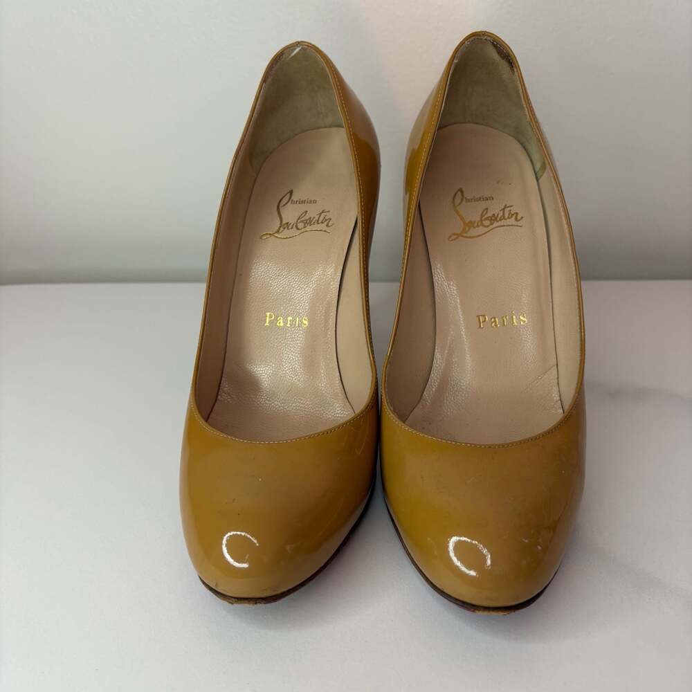 Christian Louboutin Simple Pump 85/100 Mustard Yellow Patent Leather Round-Toe